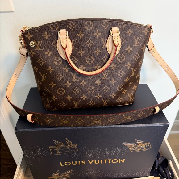 Louis Vuitton Handbags - Brand New Louis Vuitton Monogram Neo Lockit PM